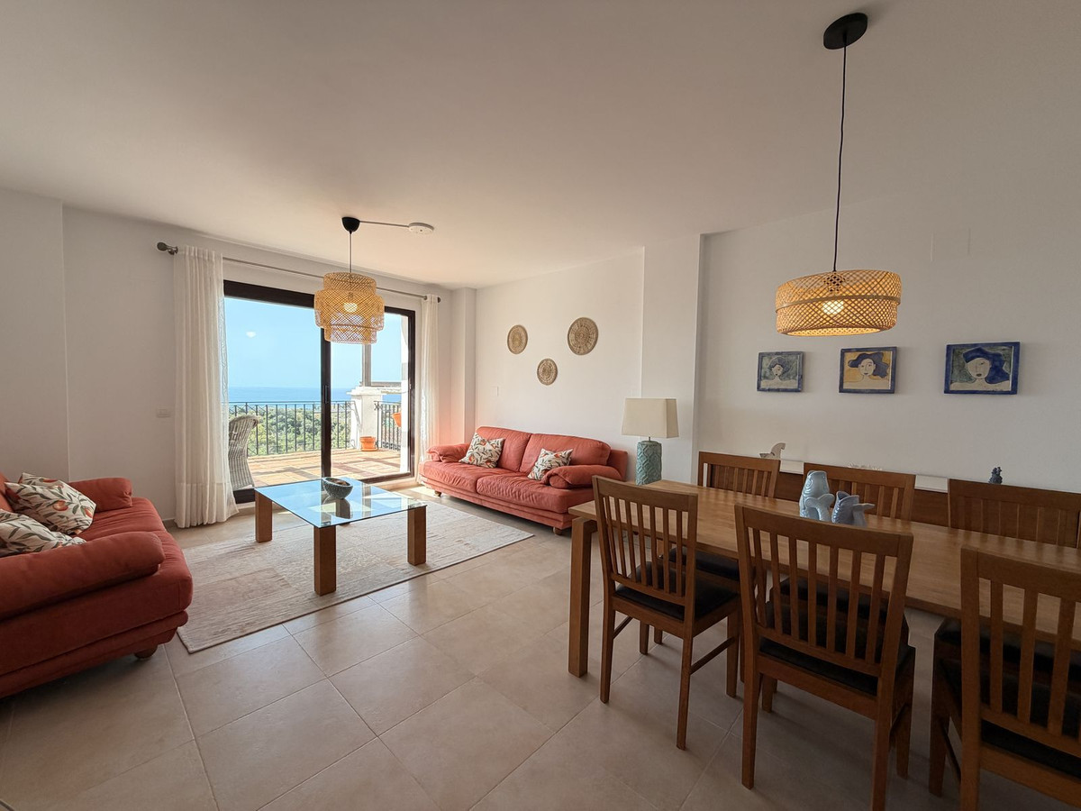 Ático de 2 Dormitorios en venta en Los Monteros, Marbella