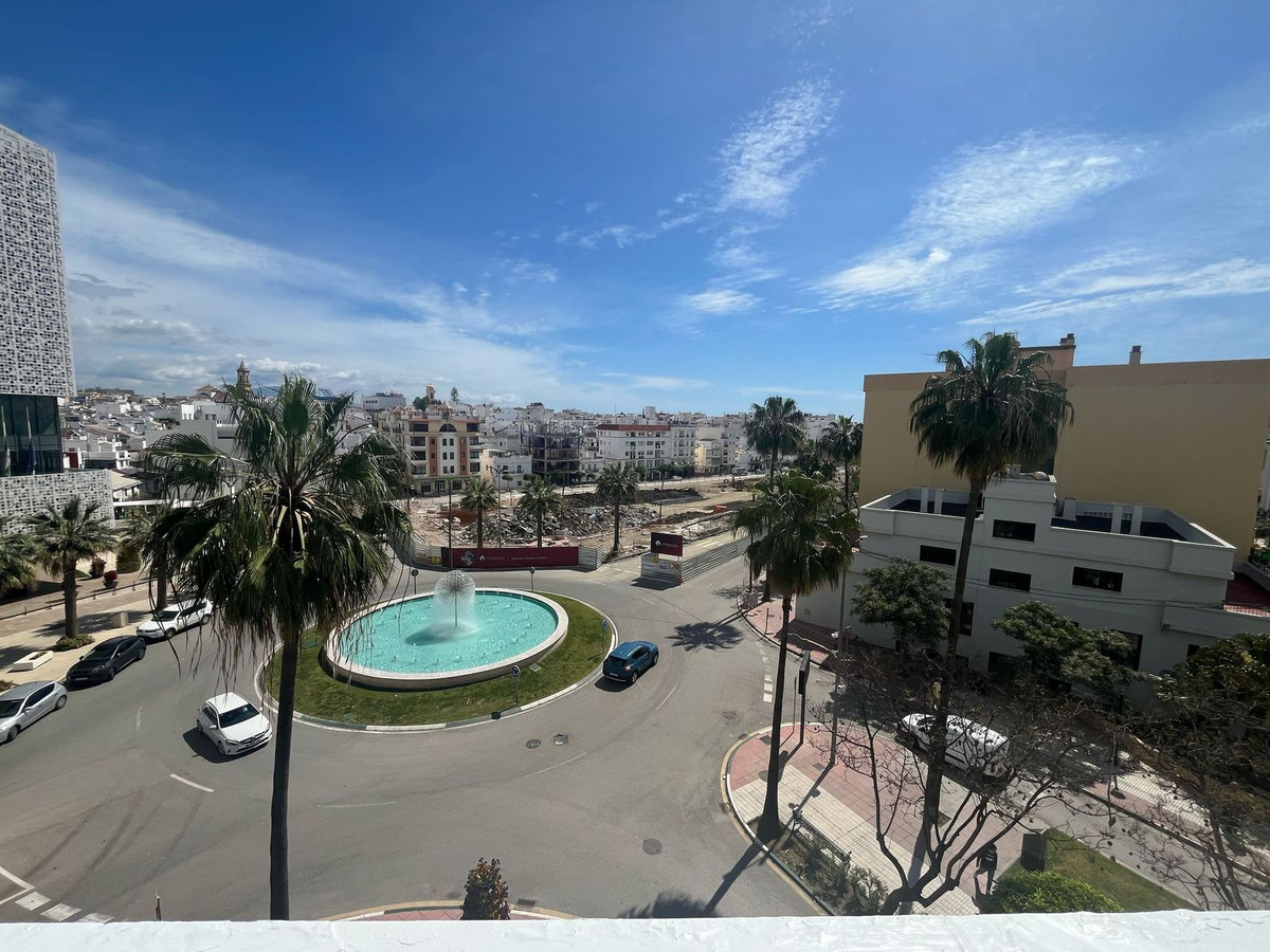 Piso de 3 Dormitorios en venta en Estepona