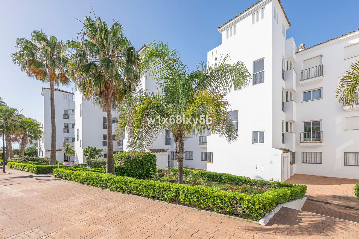 Piso de 2 Dormitorios en venta en Manilva