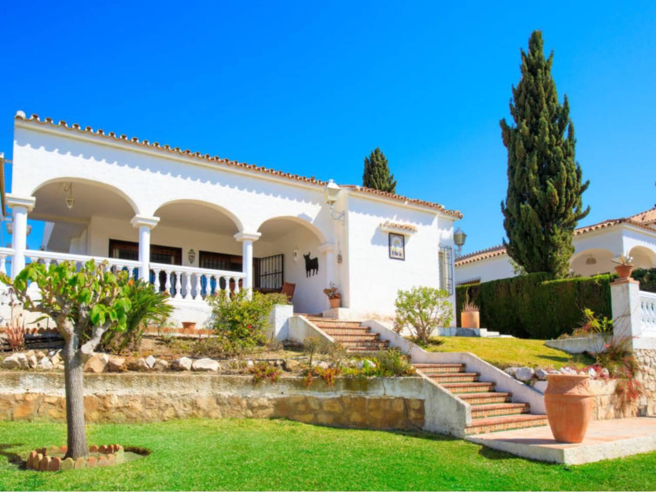 Casa Adosada de 4 Dormitorios y 2 Baños en alquiler vacacional en Rincón de la Victoria