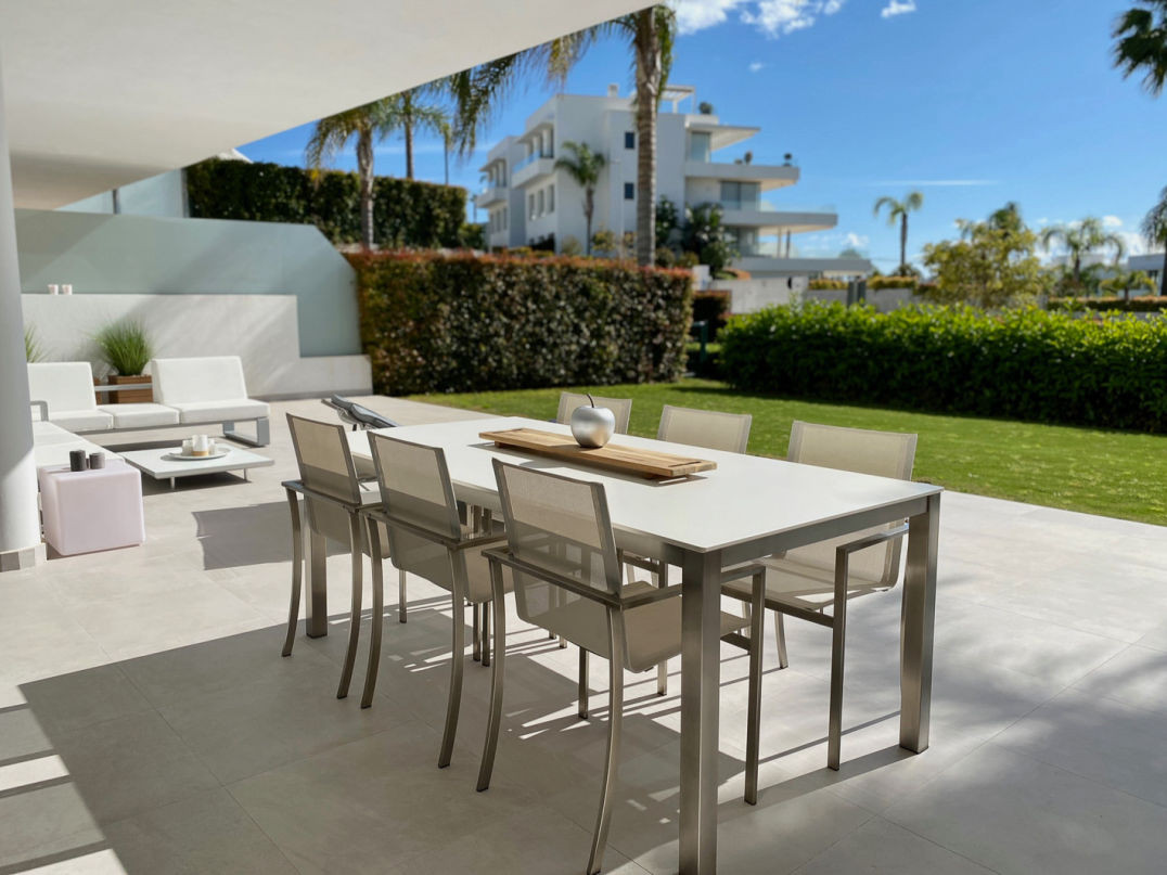 Piso de 2 Dormitorios y 2 Baños en alquiler en Estepona
