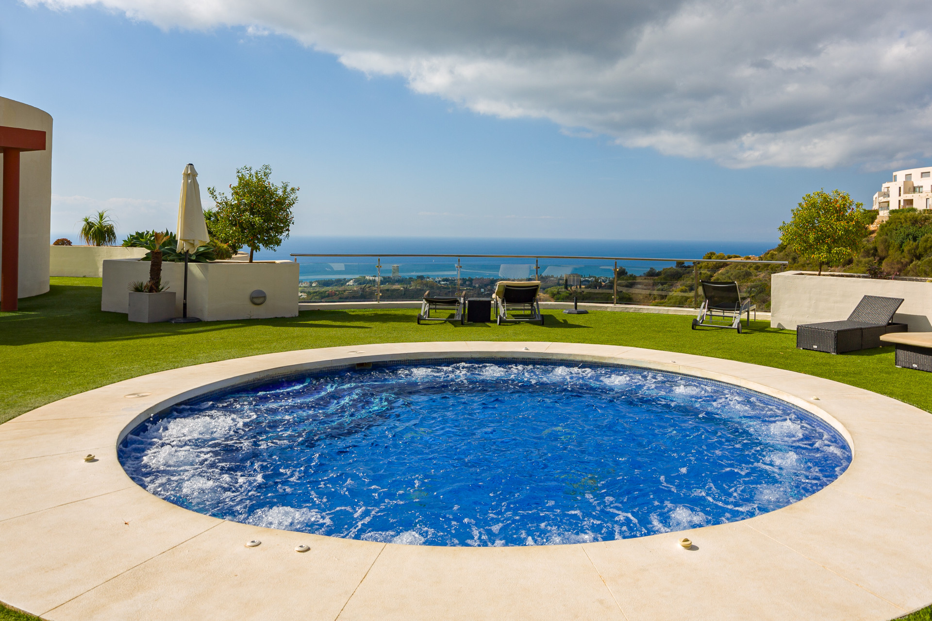 Casa Adosada de 2 Dormitorios en venta en Los Monteros, Marbella