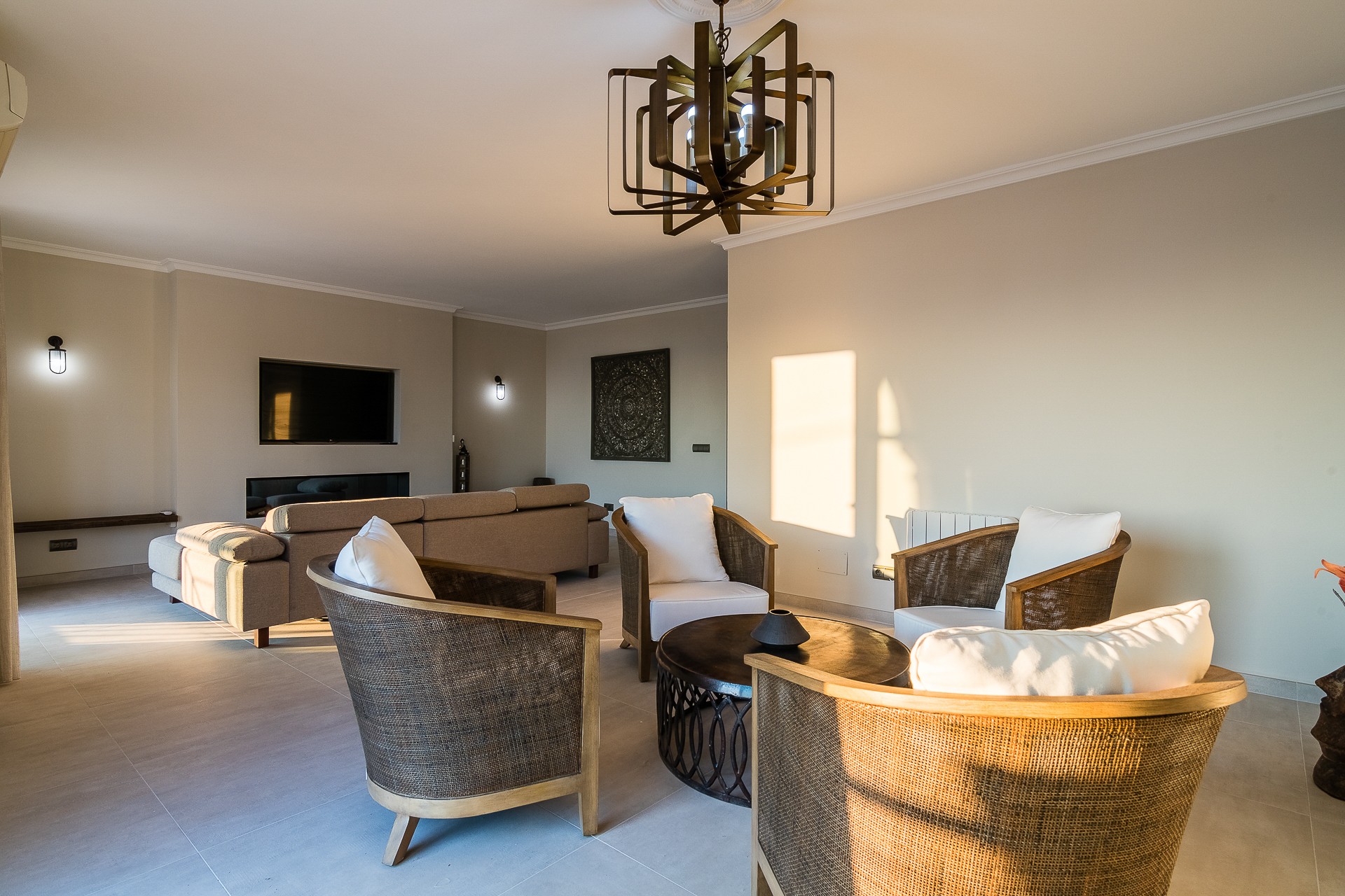 Casa de 5 Dormitorios y 5 Baños en venta en Río Real, Marbella