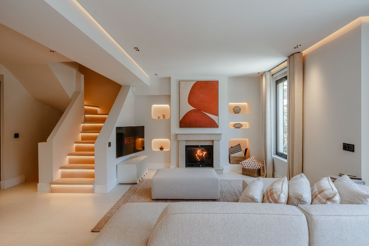 4 спални, 5 бани - Редова къща за продажба в San Pedro de Alcántara