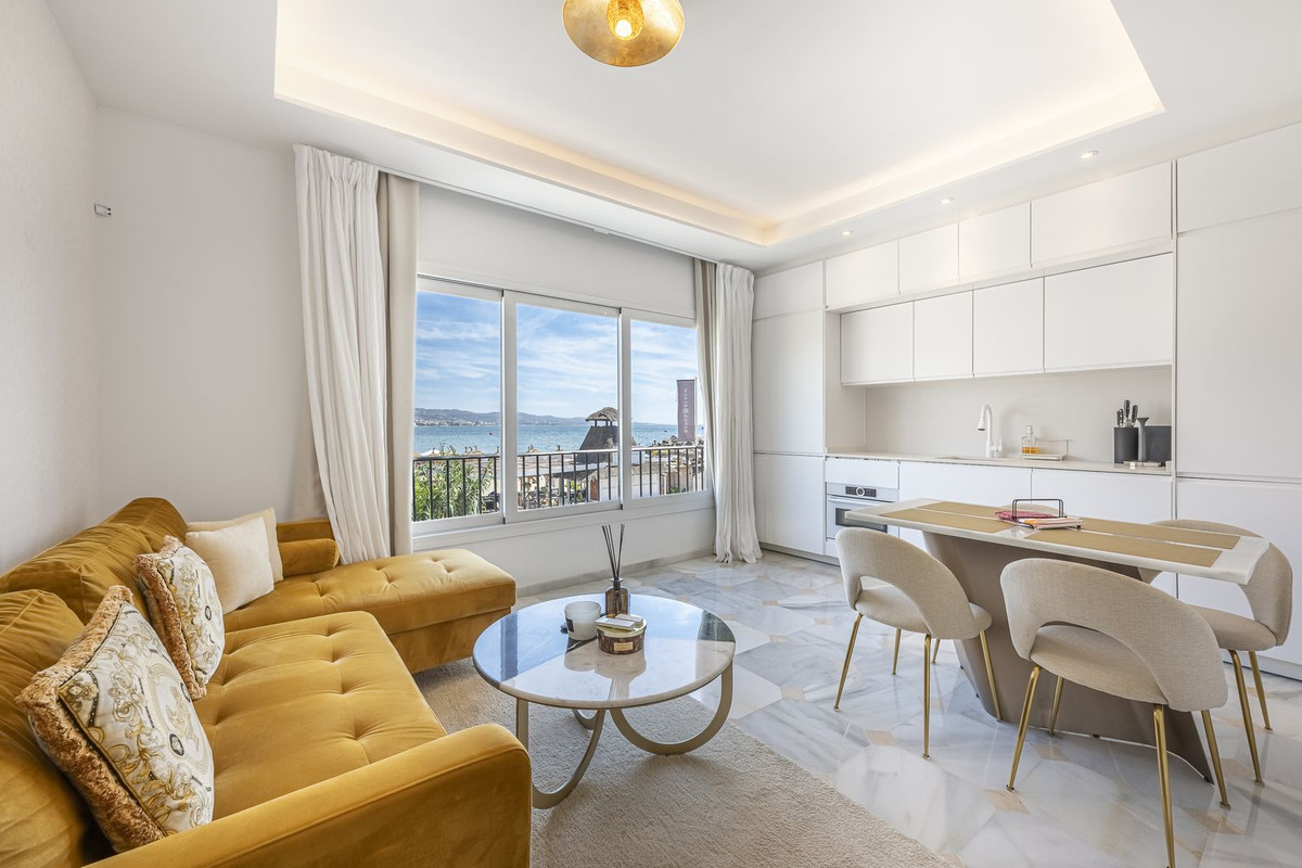 Piso de 2 Dormitorios en venta en Puerto Banús
