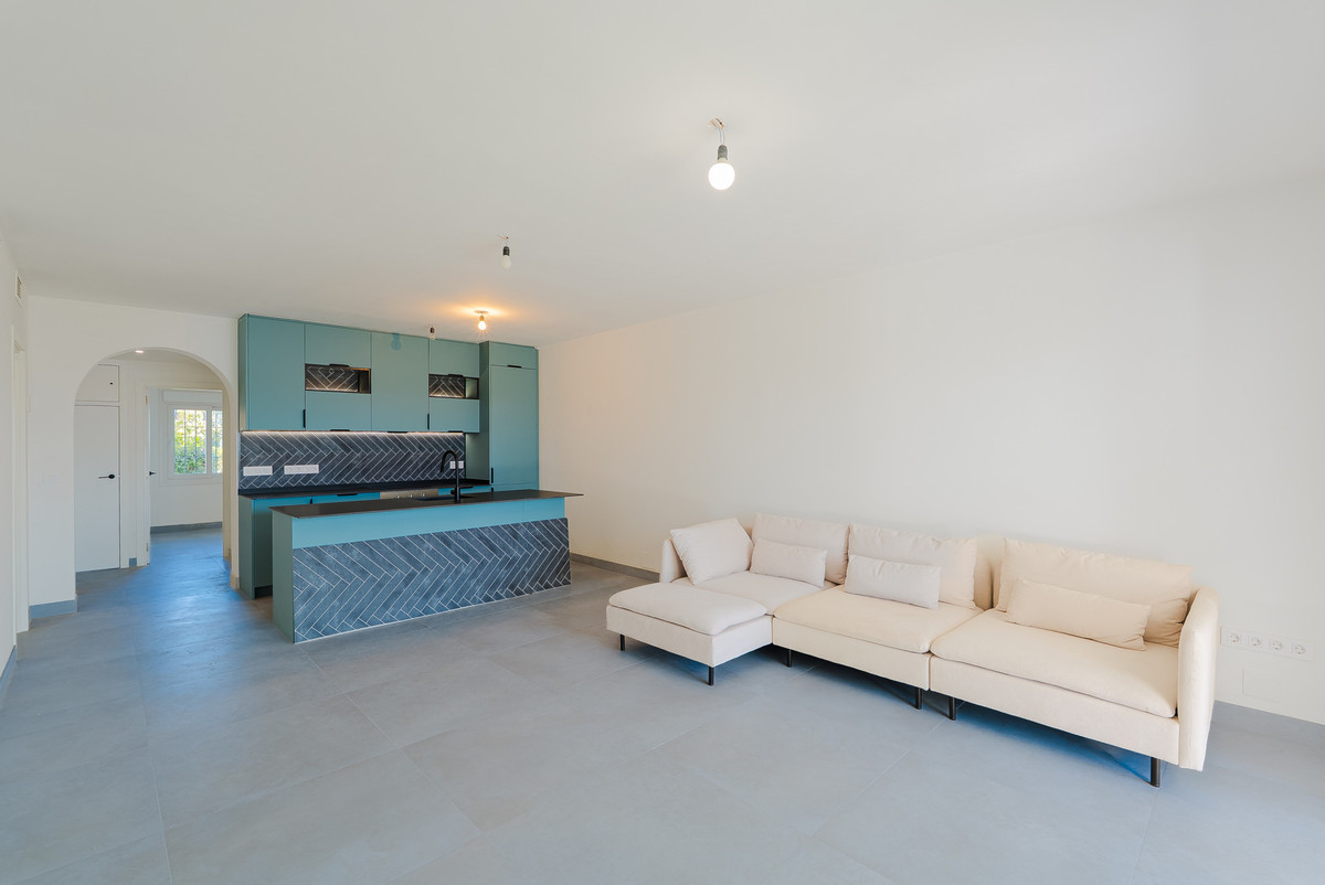 Piso de 3 Dormitorios en venta en Nueva Andalucía, Marbella