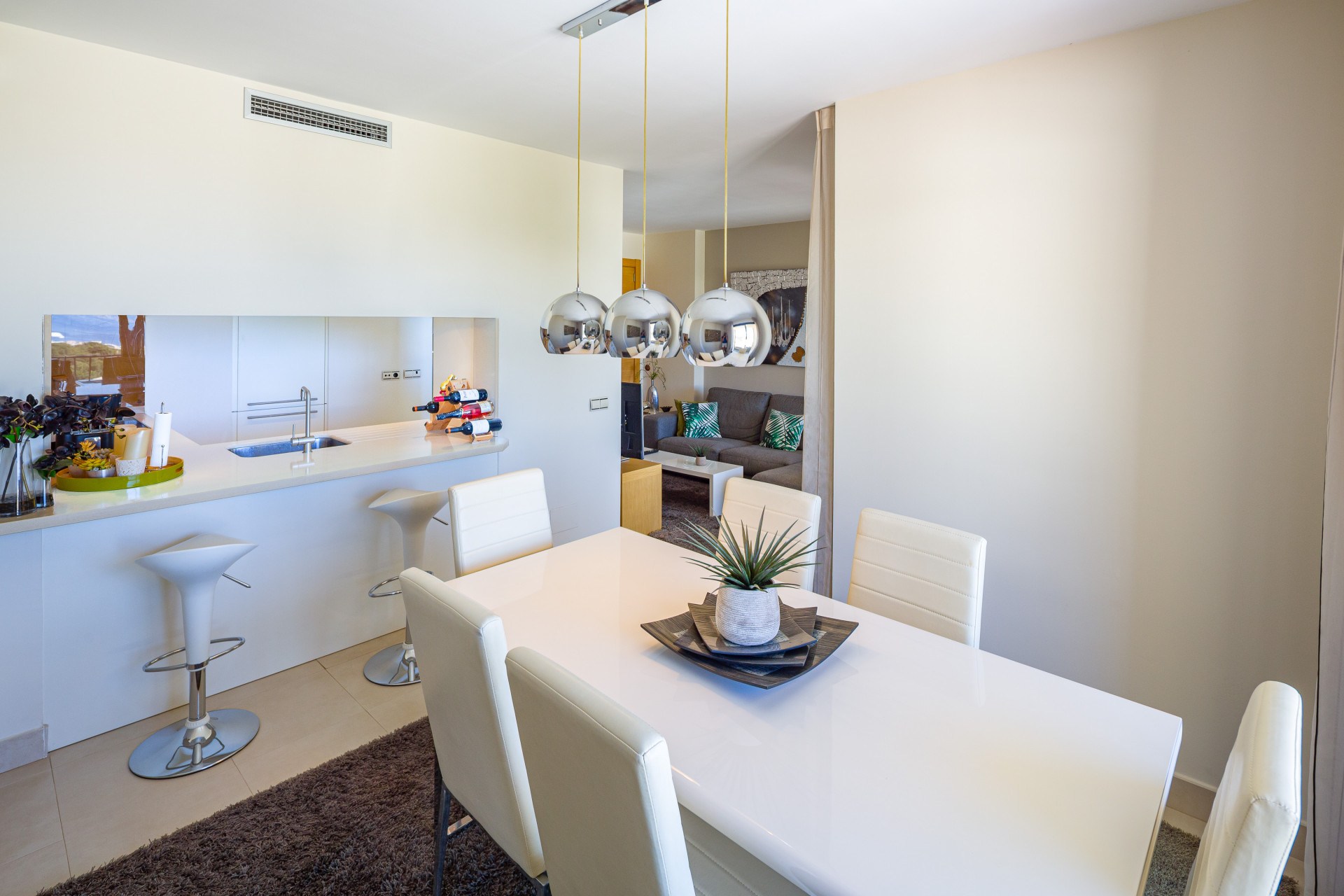 Casa Adosada de 2 Dormitorios en venta en Los Monteros, Marbella