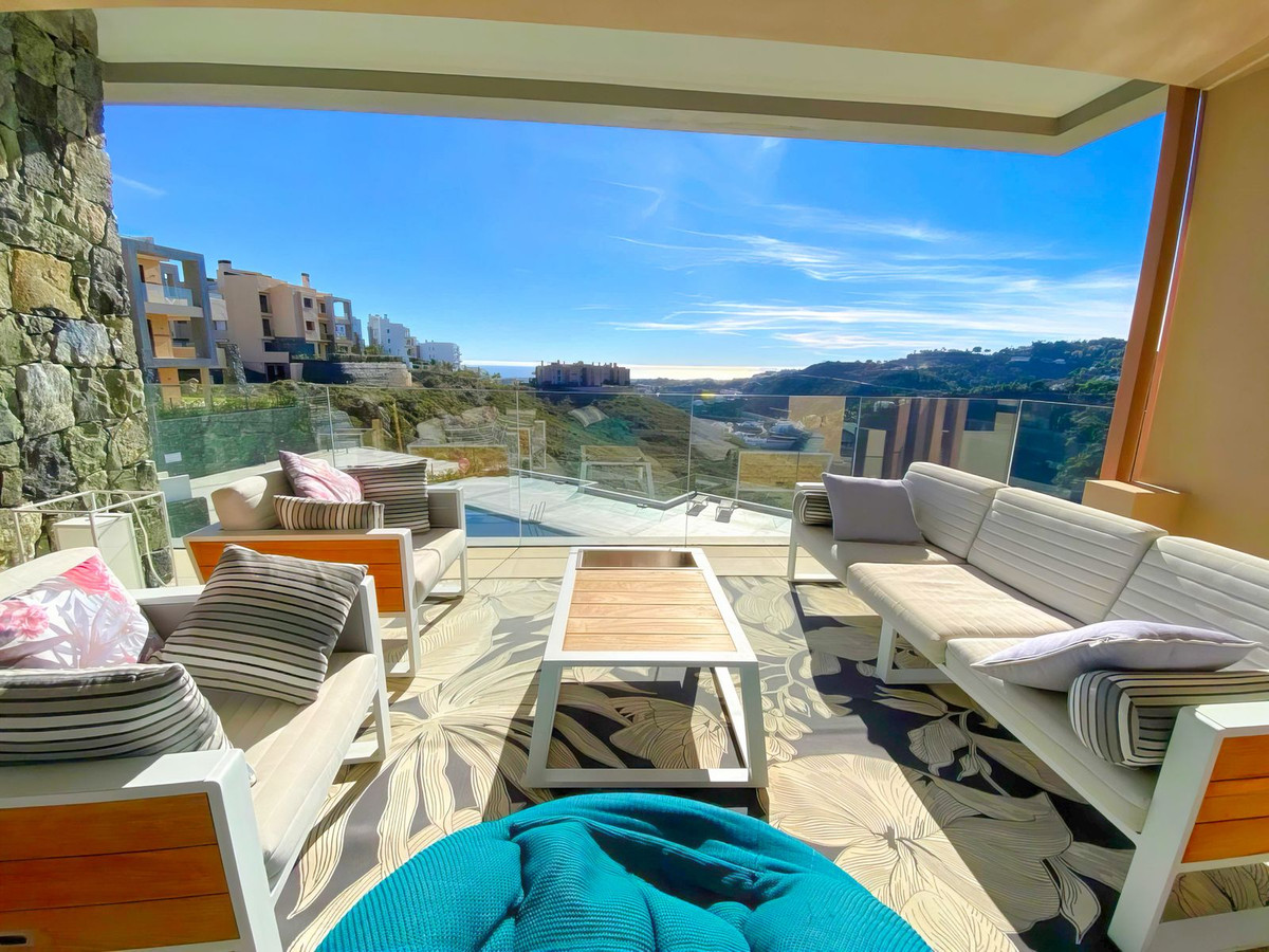 Piso de 4 Dormitorios y 4 Baños en venta en La Quinta, Benahavís
