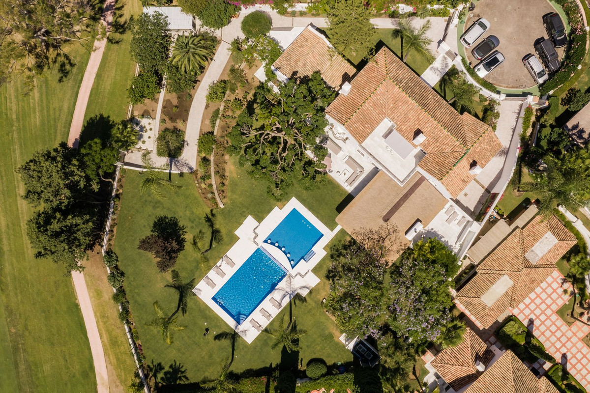 6 спални, 6 бани - Вила за продажба в Nueva Andalucia, Marbella