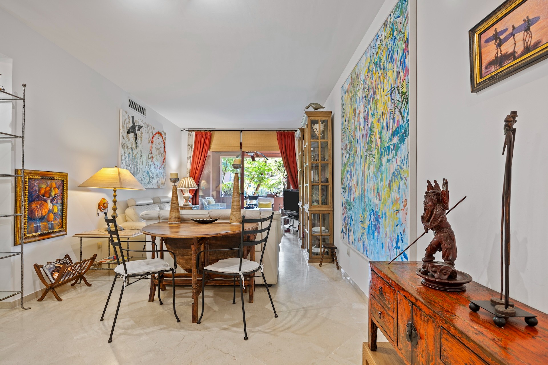 Piso de 3 Dormitorios y 2 Baños en venta en Marbella