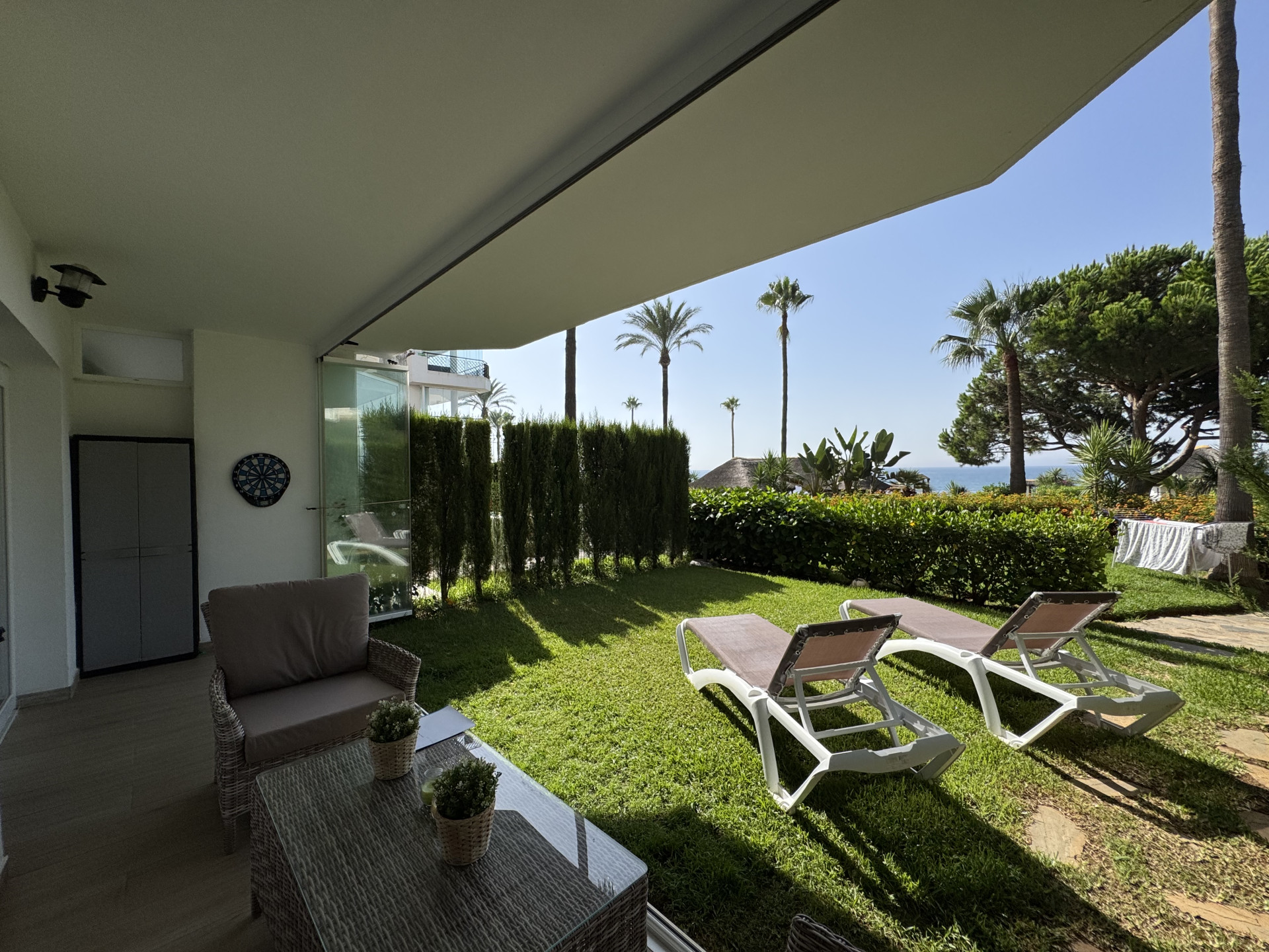 Piso de 2 Dormitorios en venta en Calahonda, Mijas