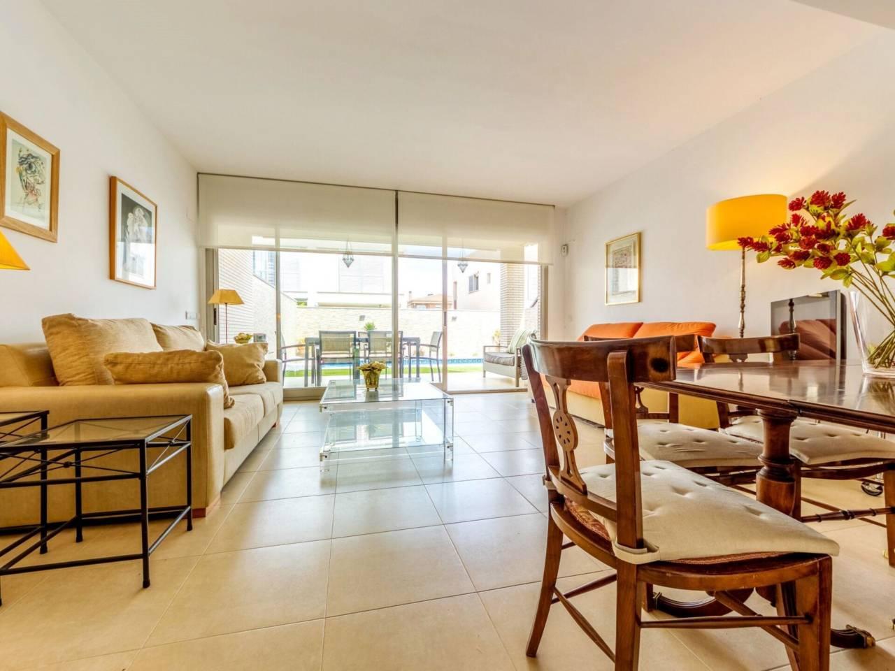 Casa Adosada de 3 Dormitorios en alquiler vacacional en Cambrils