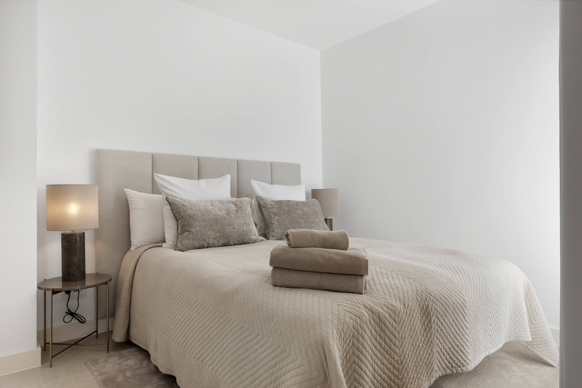 Casa de 5 Dormitorios y 5 Baños en alquiler vacacional en El Rosario, Marbella