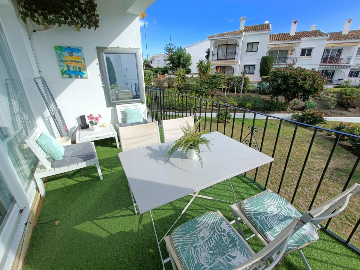 Piso de 2 Dormitorios en venta en Estepona