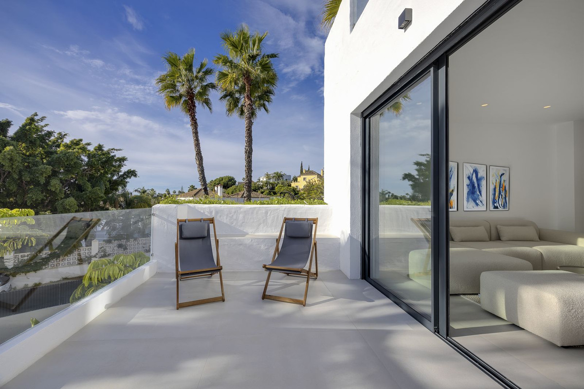 Ático de 3 Dormitorios y 2 Baños en venta en El Paraíso