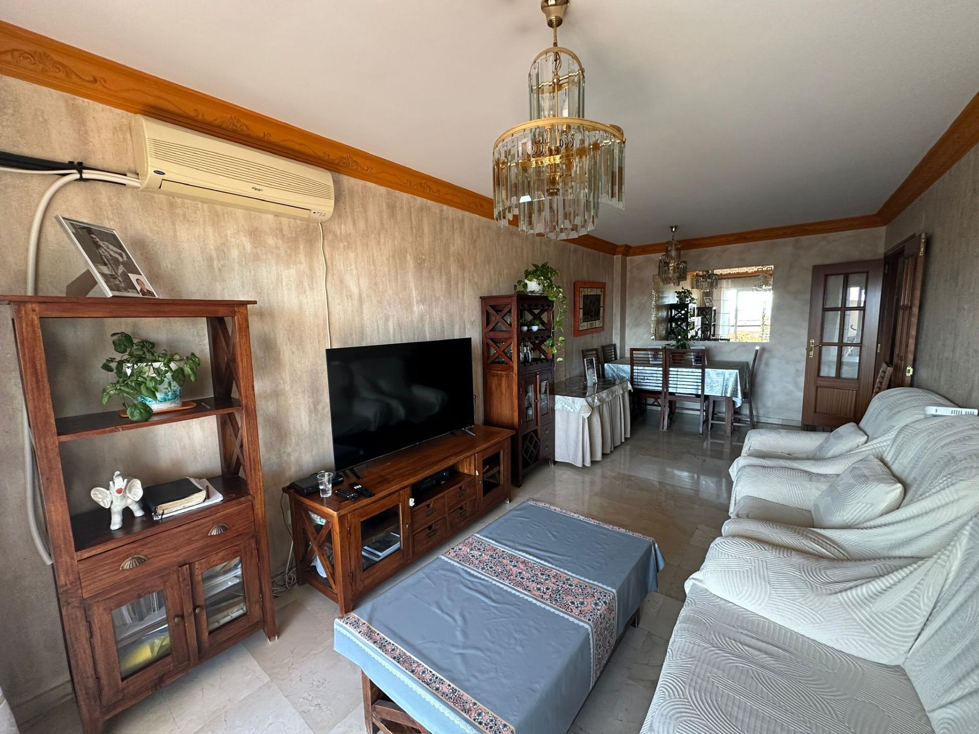 Piso de 3 Dormitorios y 2 Baños en venta en Las Lagunas de Mijas