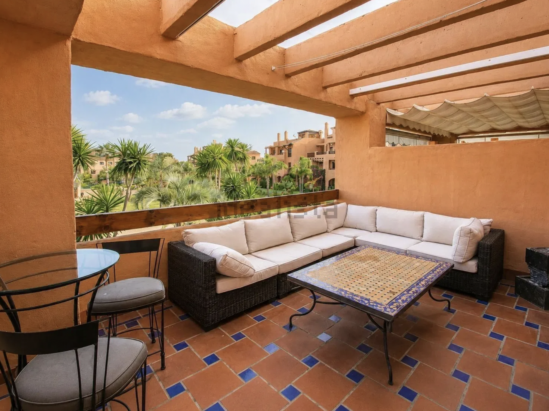 Piso de 2 Dormitorios y 2 Baños en venta en Estepona