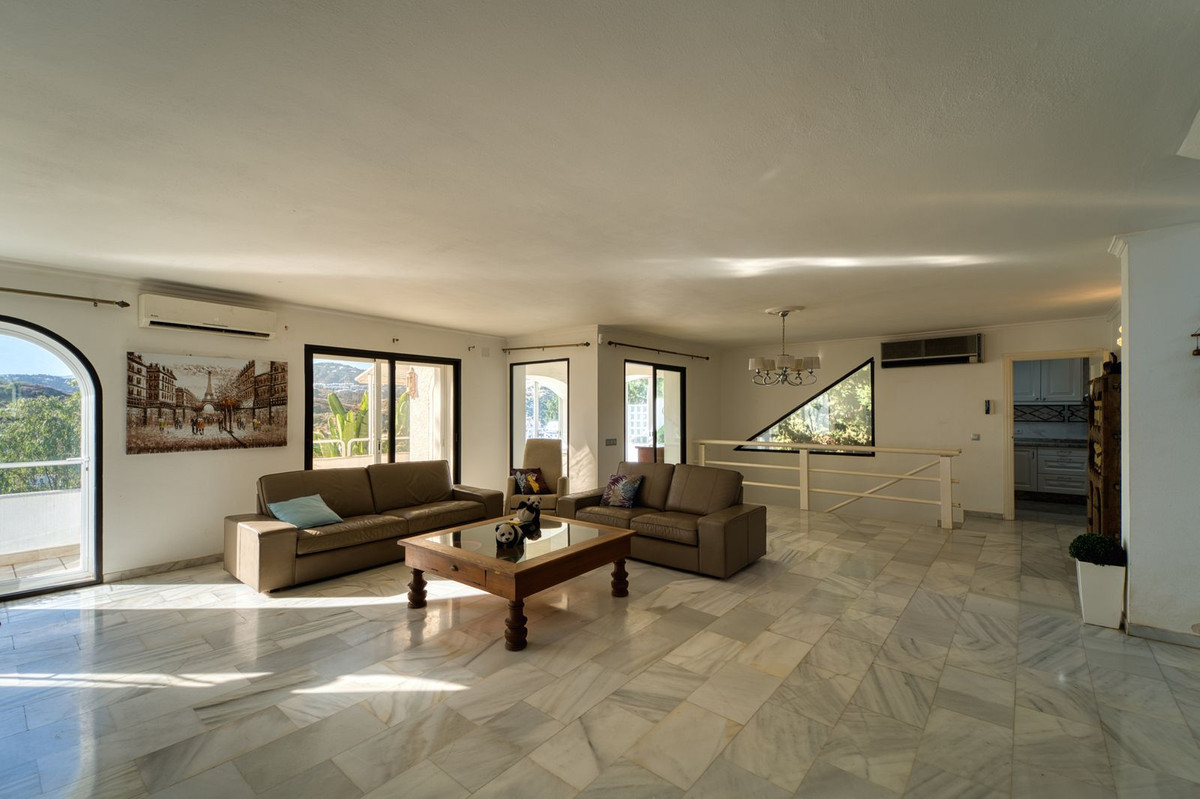 Casa de 4 Dormitorios y 3 Baños en venta en Nueva Andalucía, Marbella