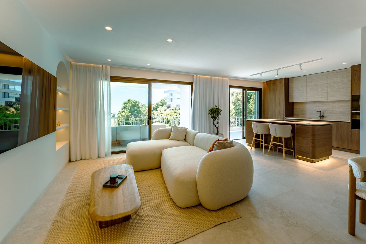 3 Bed, 3 Bath - Apartment for Rent in La Quinta, Benahavis