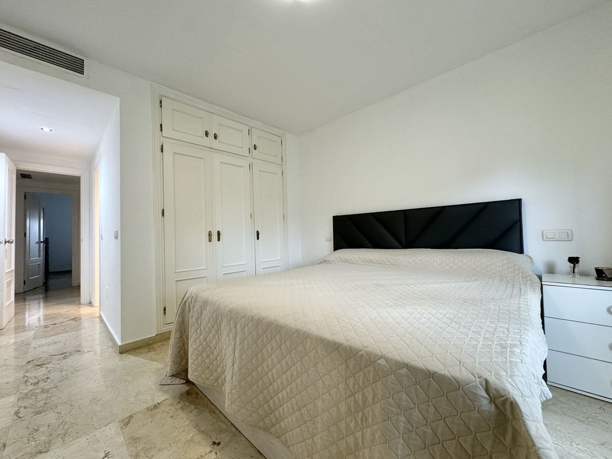2 Bed, 2 Bath - Apartment for Rent in Guadalmina Alta, San Pedro de Alcántara