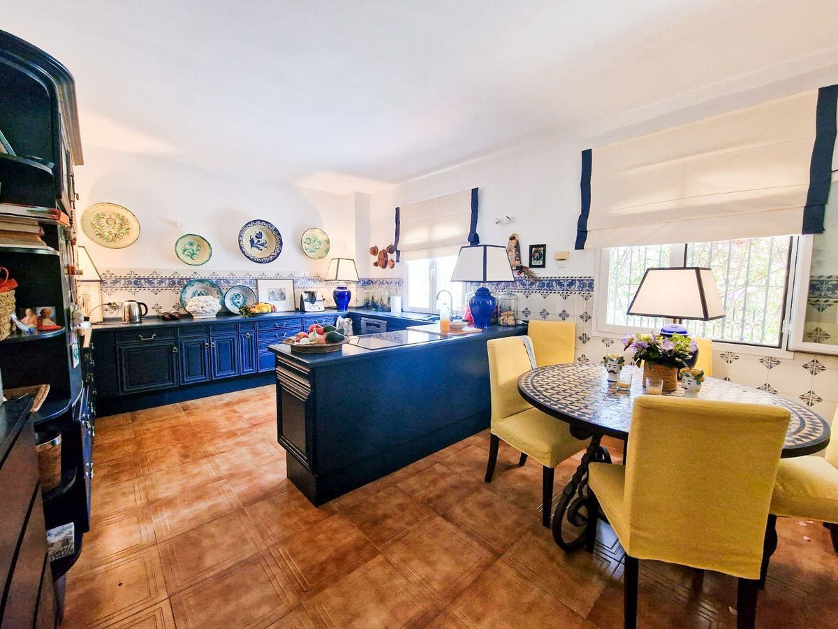 Casa de 5 Dormitorios y 6 Baños en venta en Benahavís