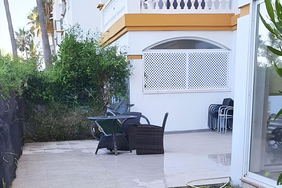 3 спални, 2 бани - Апартамент за продажба в Puerto Banus, Marbella