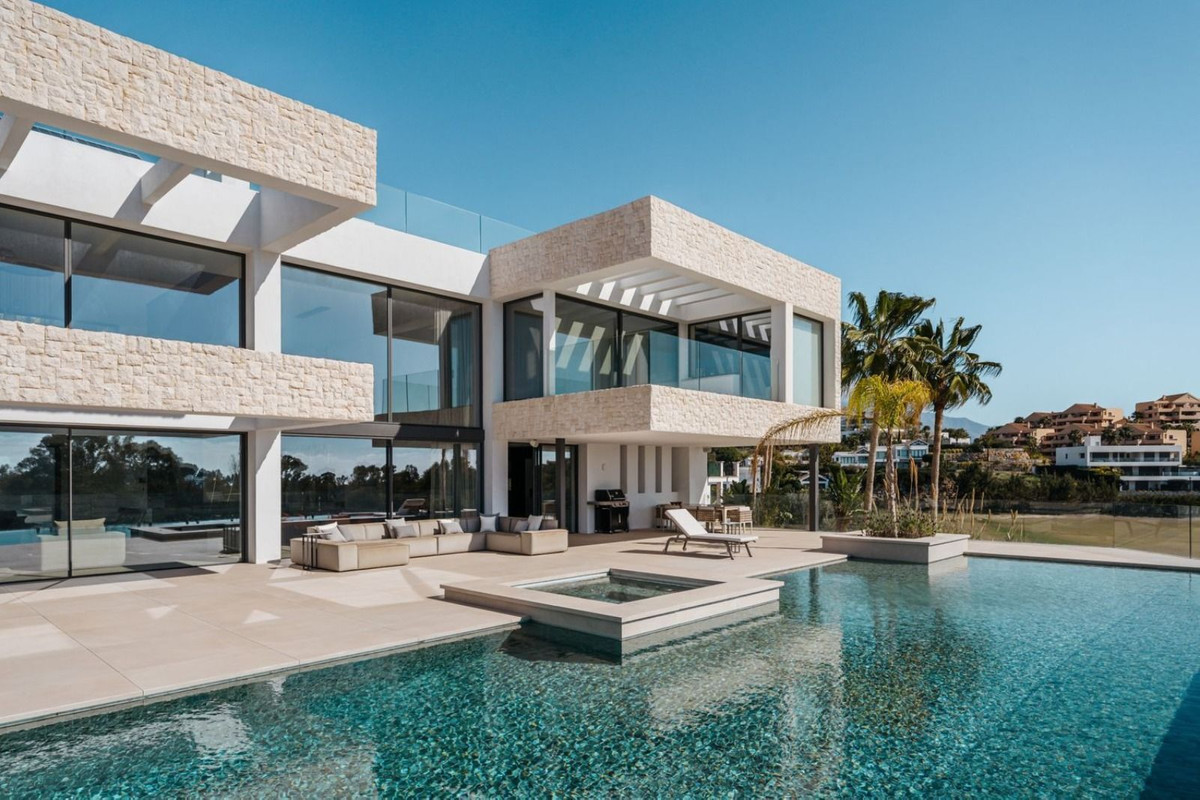 Casa de 5 Dormitorios en venta en Benahavís Pueblo