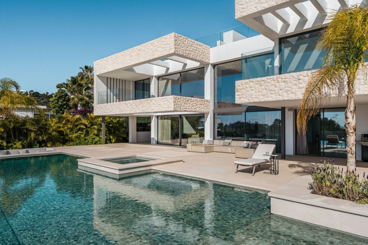 Casa de 5 Dormitorios en venta en Benahavís Pueblo