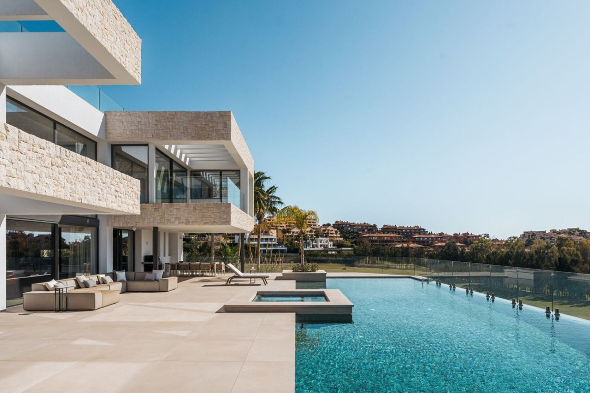 Casa de 5 Dormitorios en venta en Benahavís Pueblo