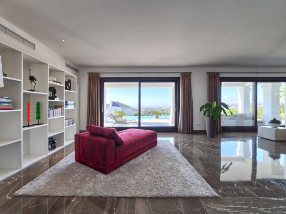 Casa de 6 Dormitorios en venta en Los Flamingos, Benahavís