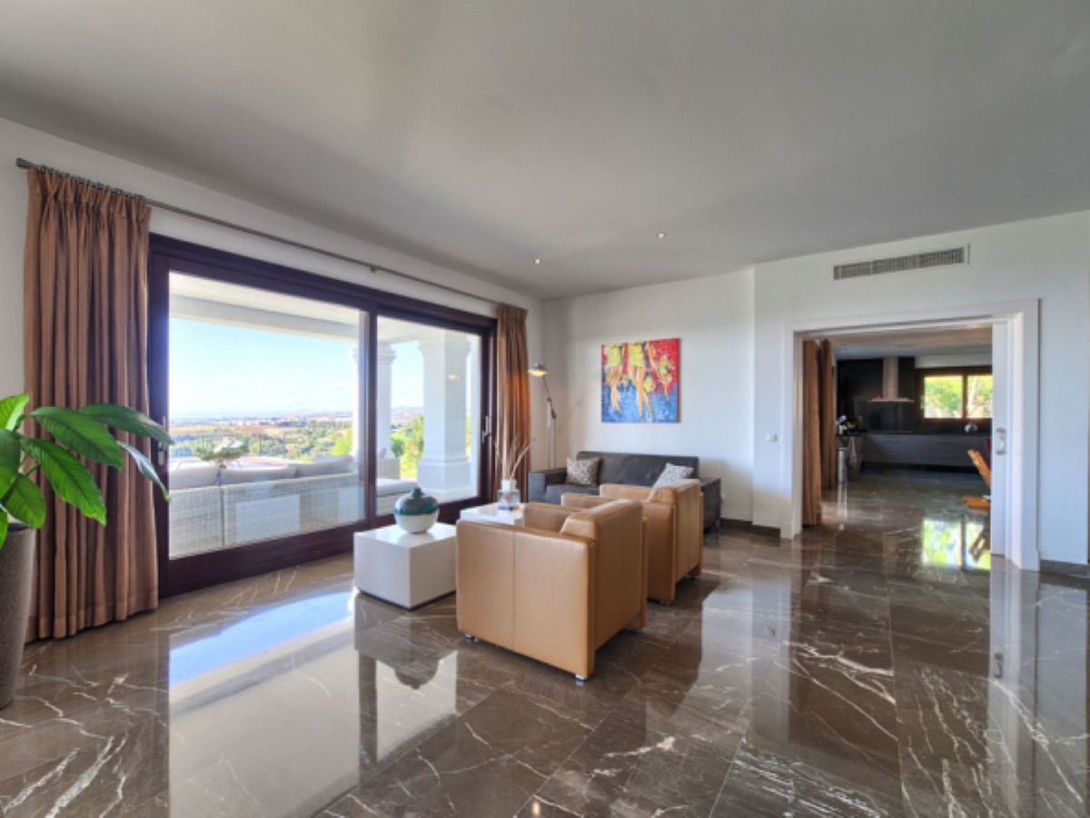 Casa de 6 Dormitorios en venta en Los Flamingos, Benahavís