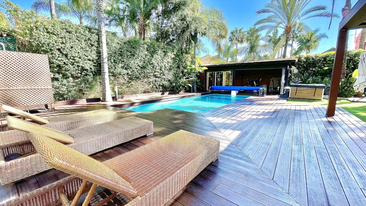 Casa de 4 Dormitorios en venta en Puerto Banús, Marbella