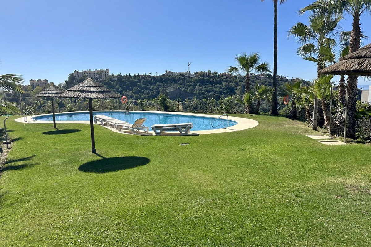 Piso de 2 Dormitorios y 3 Baños en venta en Benahavís Pueblo