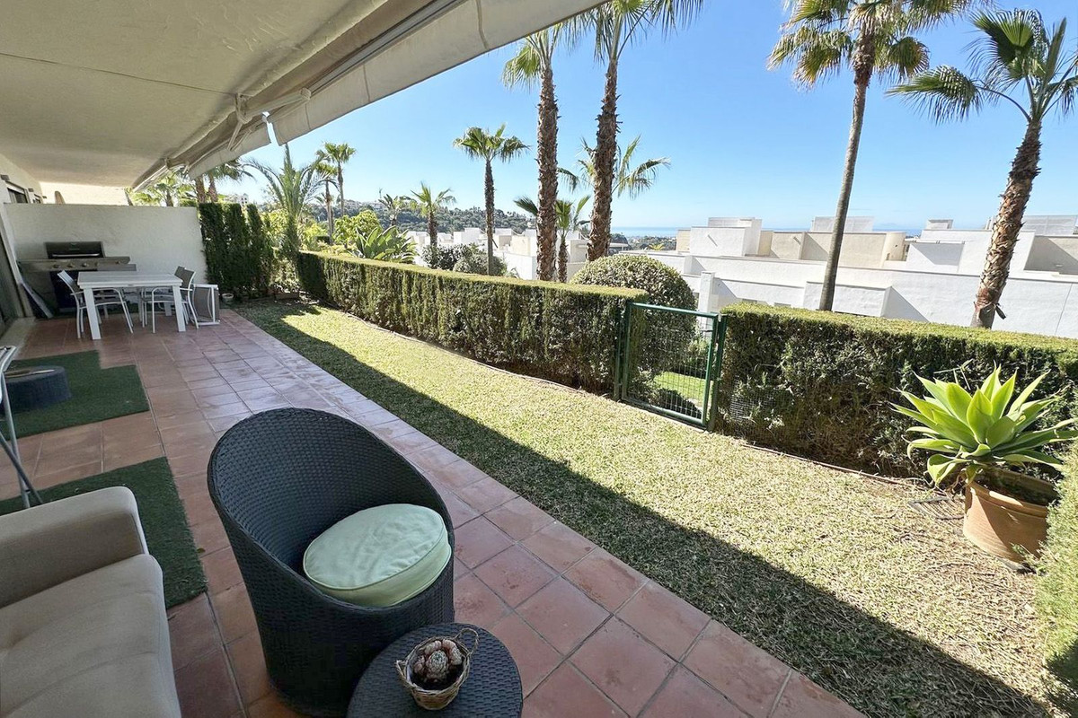 Piso de 2 Dormitorios y 3 Baños en venta en Benahavís Pueblo