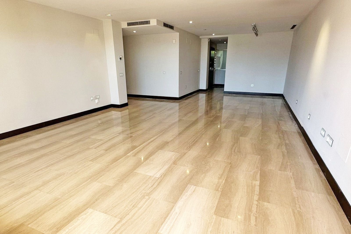 Piso de 2 Dormitorios y 3 Baños en venta en Benahavís Pueblo