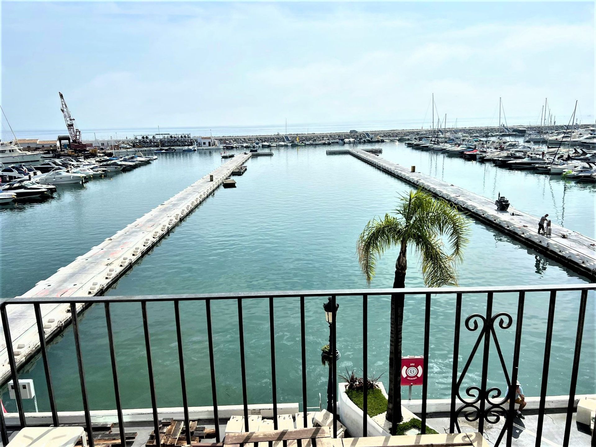 Piso de 3 Dormitorios y 3 Baños en venta en Puerto Banús, Marbella