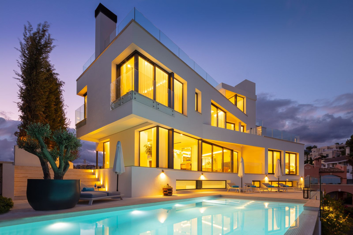 Casa de 5 Dormitorios en venta en La Quinta, Benahavís