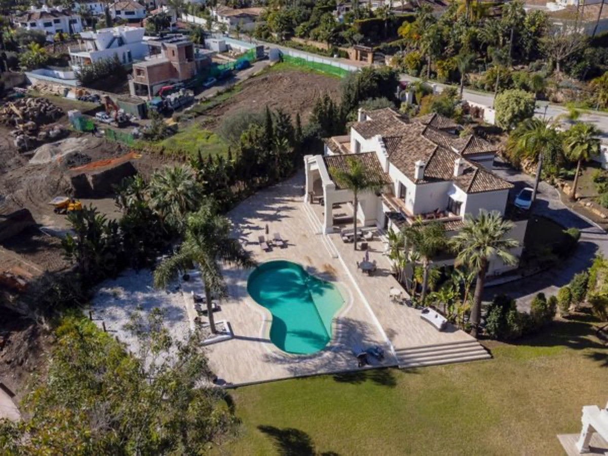 Casa de 6 Dormitorios en alquiler vacacional en Nueva Andalucía, Marbella