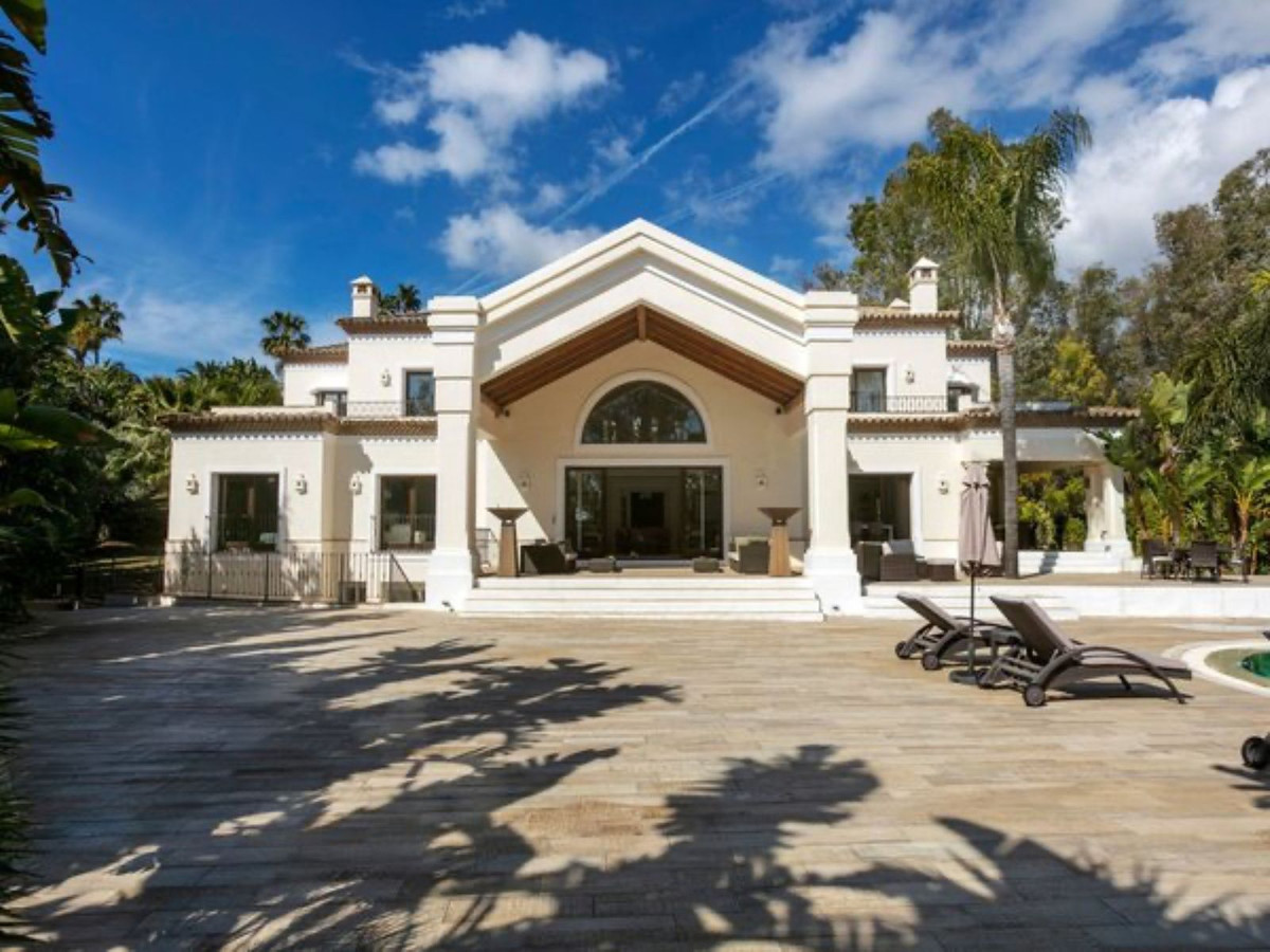 Casa de 6 Dormitorios en alquiler vacacional en Nueva Andalucía, Marbella
