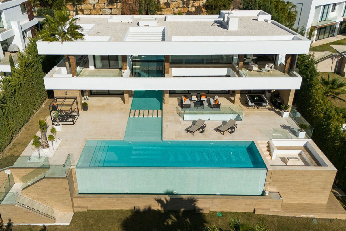 Casa de 5 Dormitorios en venta en Benahavís Pueblo