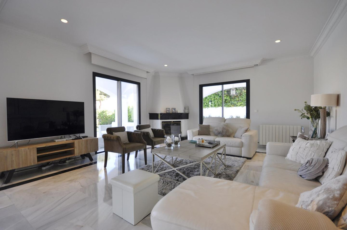 Casa de 6 Dormitorios en alquiler vacacional en Marbella Centro