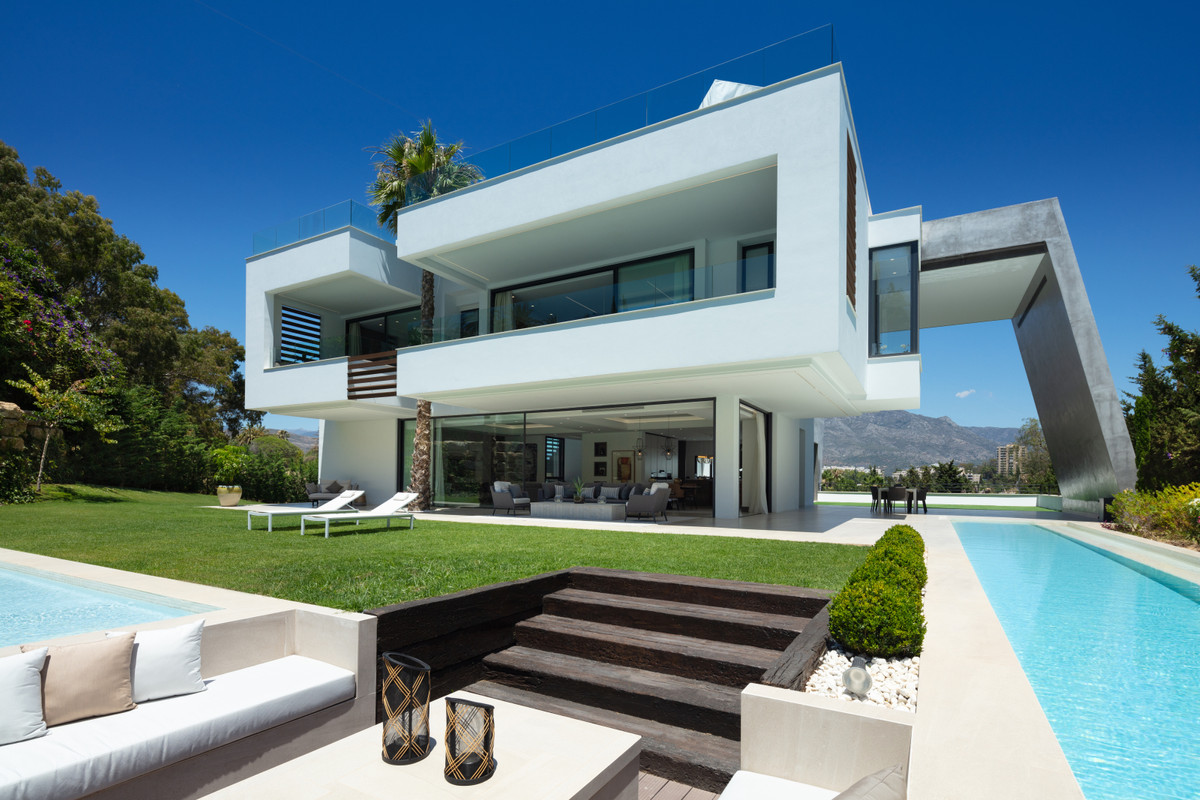 5 спални - Вила за продажба в Nueva Andalucia, Marbella