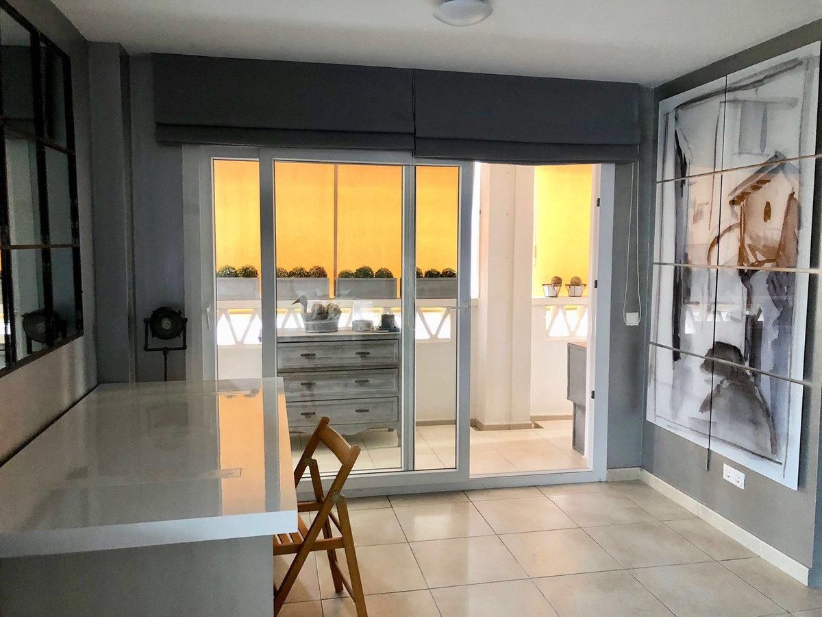 Piso de 2 Dormitorios en venta en Nueva Andalucía, Marbella