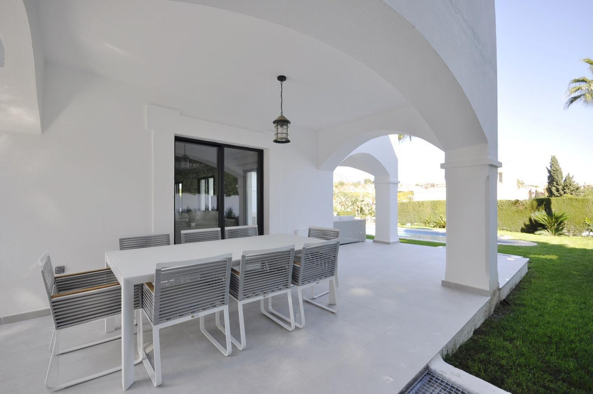 Casa de 6 Dormitorios en alquiler vacacional en Marbella Centro