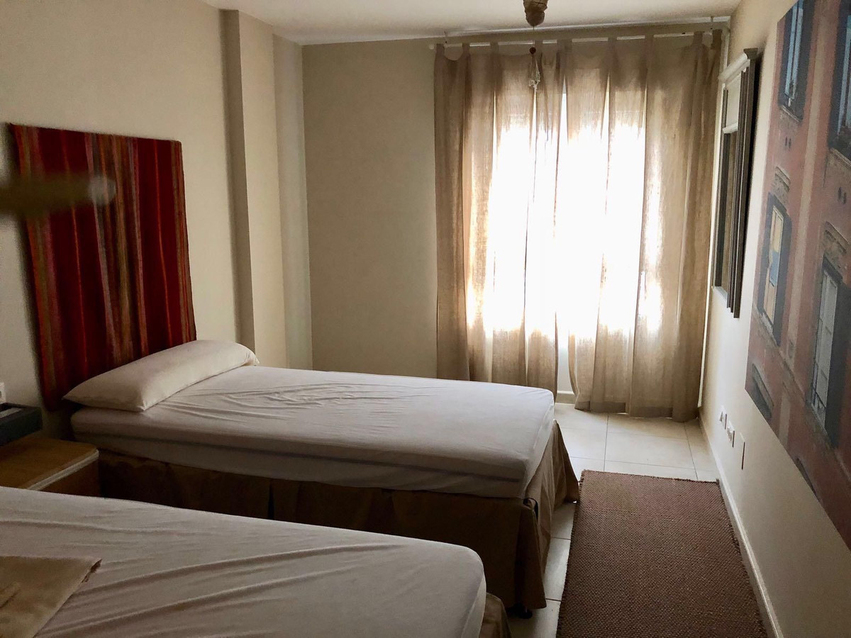 Piso de 2 Dormitorios en venta en Nueva Andalucía, Marbella