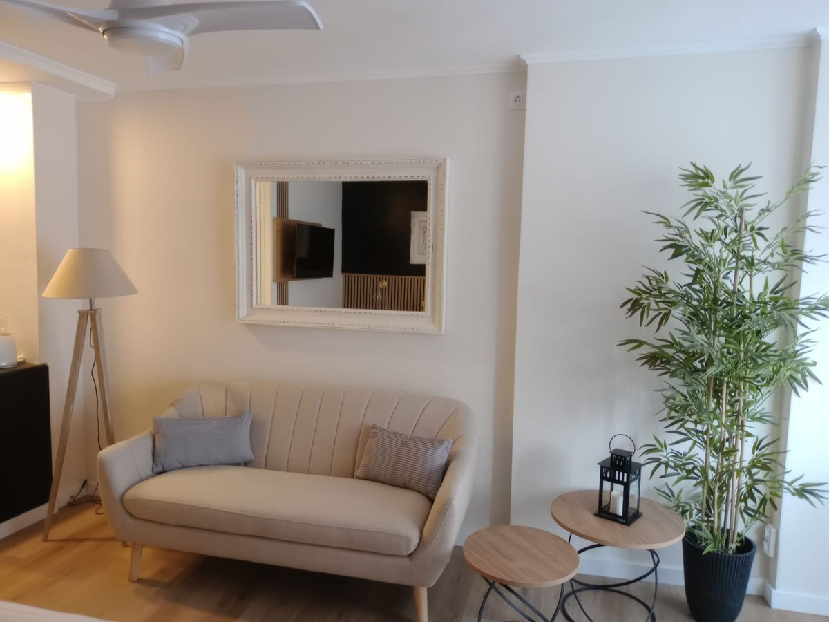 Piso de 1 Dormitorio y 1 Baño en venta en Benalmádena
