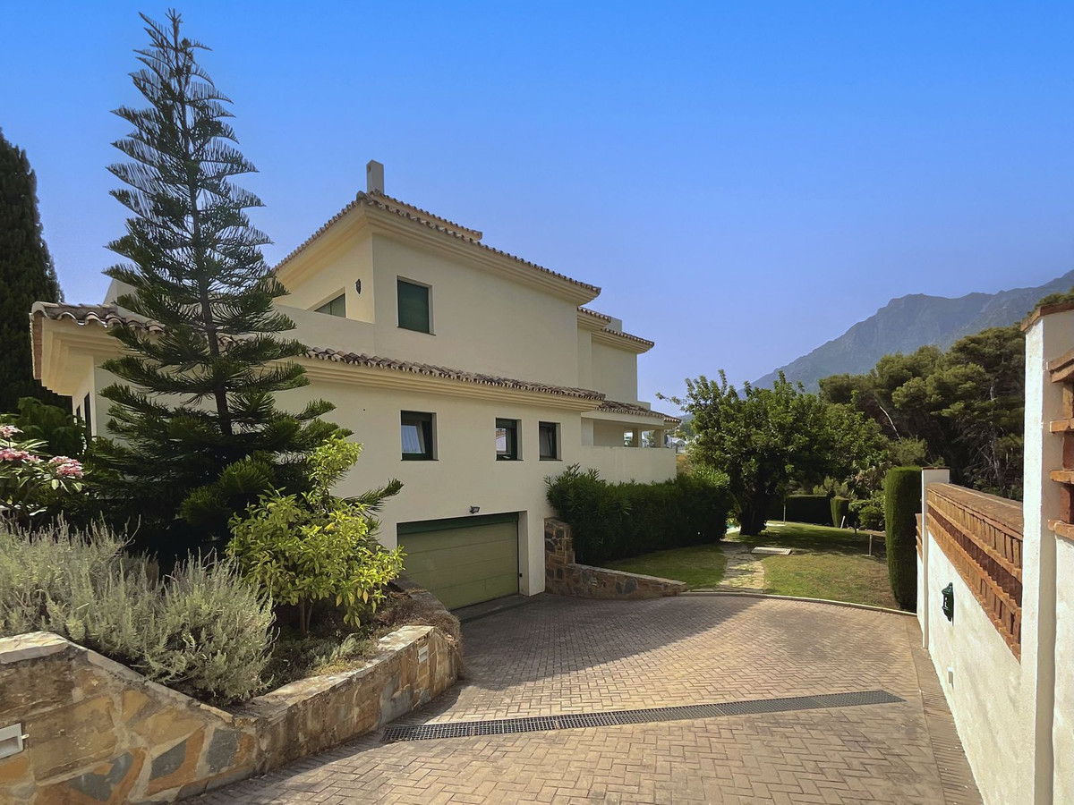 6 Bed, 5 Bath - Villa for Sale in Marbella Centre