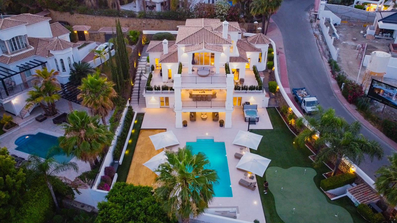Casa de 6 Dormitorios en alquiler vacacional en Nueva Andalucía, Marbella