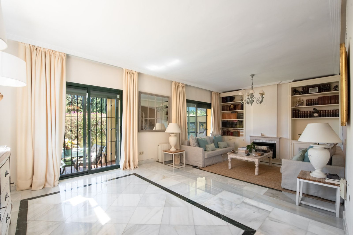 4 Bed, 5 Bath - Townhouse for Sale in Marbella Centre