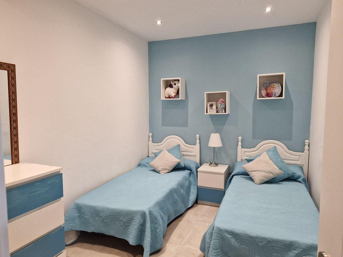 Piso de 2 Dormitorios y 1 Baño en venta en Torremolinos